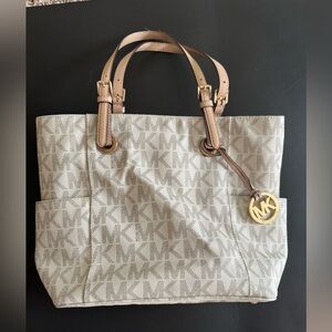 Michael Kors signature shoulder tote